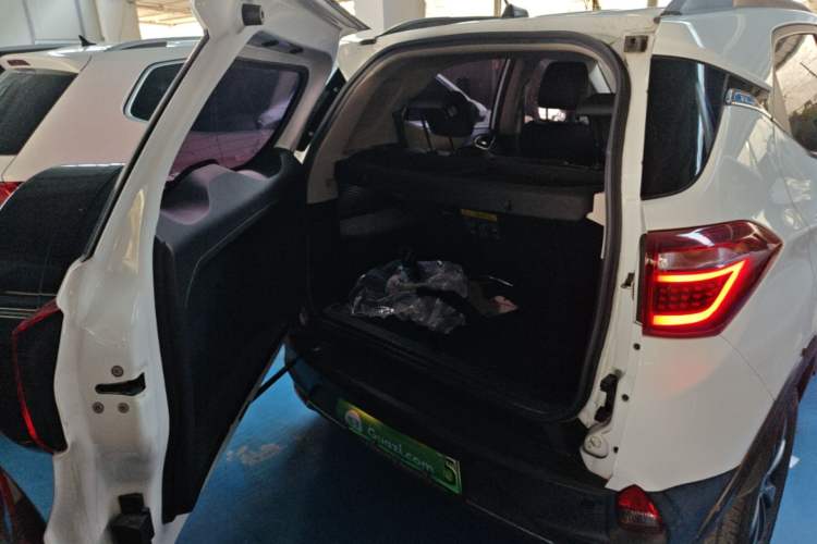 Used BYD Yuan New Energy 2018 EV360 Smart Connect Cool Edition Trunk
