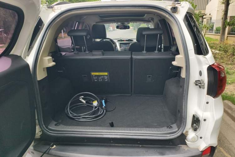 Used BYD Yuan New Energy 2018 EV360 Smart Connect Cool Edition Trunk