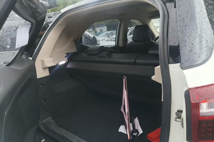 Used BYD Yuan New Energy 2018 EV360 Smart Connected Cool Model Trunk