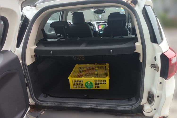 Used BYD Yuan New Energy 2018 EV360 Smart Connect Cool Edition Trunk