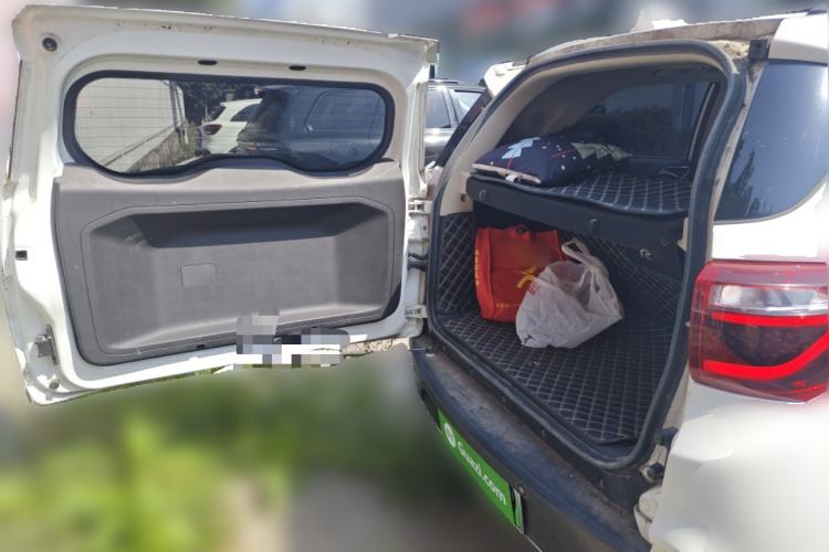 Used BYD Yuan New Energy 2018 EV360 Smart Connect Cool Edition Trunk