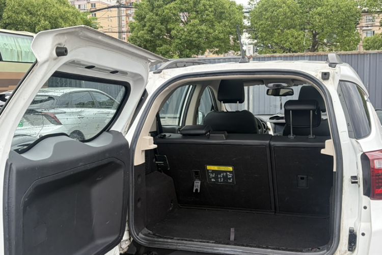 Used BYD Yuan New Energy 2018 EV360 Smart Connected Cool Model Trunk