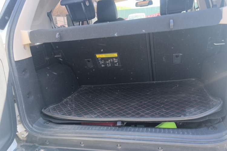 Used BYD Yuan New Energy 2018 EV360 Smart Connected Cool Model Trunk