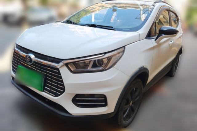 Ojetý BYD Yuan New Energy 2018 EV360 Smart Connect Cool Edition