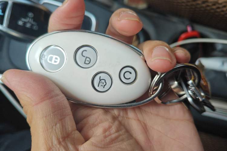 Used BYD Yuan New Energy 2018 EV360 Smart Connect Cool Edition Vehicle Key