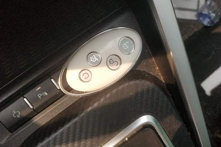 Used BYD Yuan New Energy 2018 EV360 Smart Connect Cool Edition Vehicle Key
