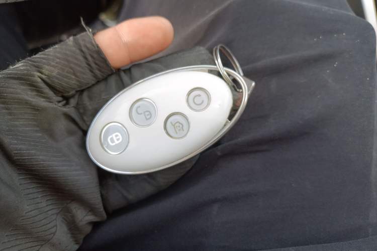 Used BYD Yuan New Energy 2018 EV360 Smart Connect Cool Edition Vehicle Key