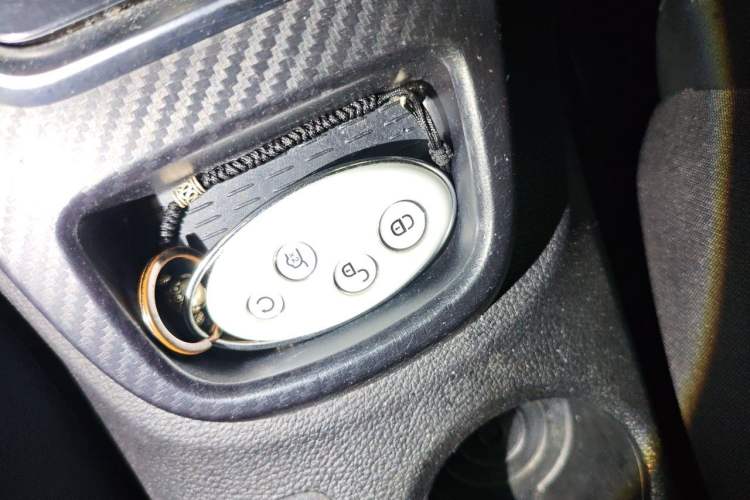 Used BYD Yuan New Energy 2018 EV360 Smart Connect Cool Edition Vehicle Key