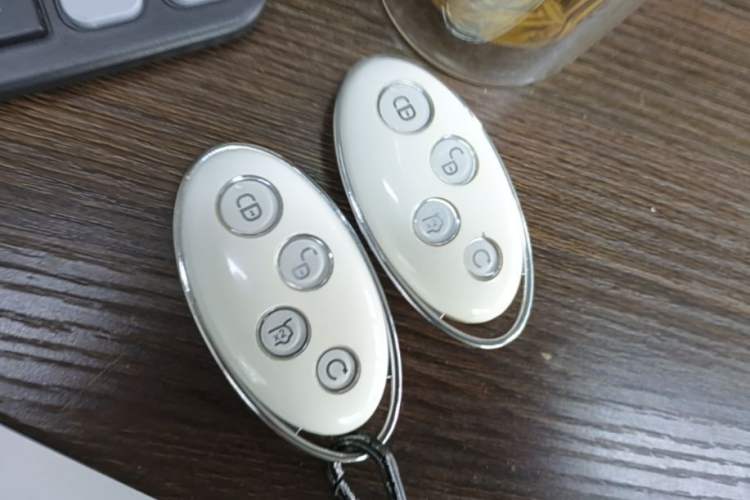 Used BYD Yuan New Energy 2018 EV360 Smart Connect Cool Edition Vehicle Key