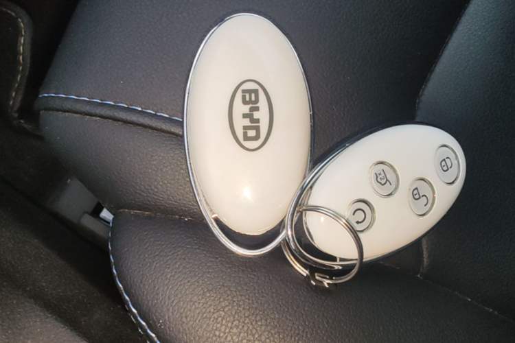 Used BYD Yuan New Energy 2018 EV360 Smart Connect Cool Edition Vehicle Key
