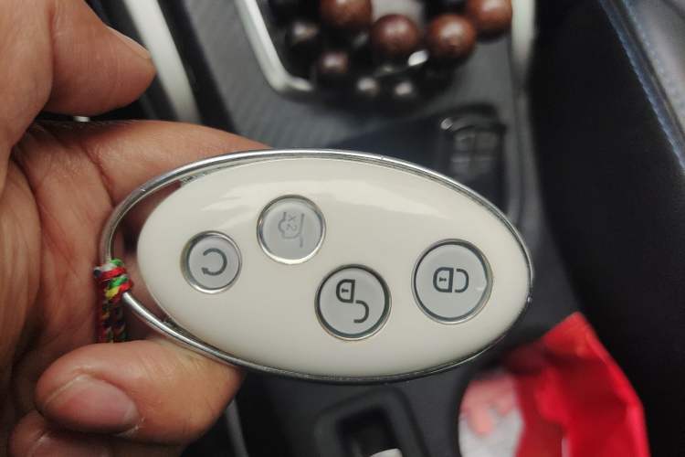 Used BYD Yuan New Energy 2018 EV360 Smart Connect Cool Edition Vehicle Key