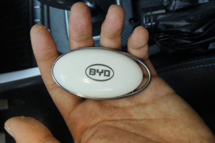 Used BYD Yuan New Energy 2018 EV360 Smart Connect Cool Edition Vehicle Key