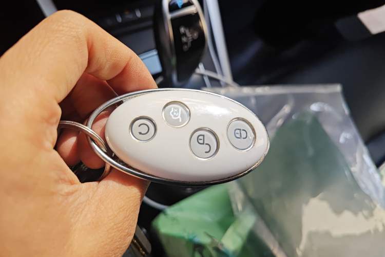 Used BYD Yuan New Energy 2018 EV360 Smart Connect Cool Edition Vehicle Key