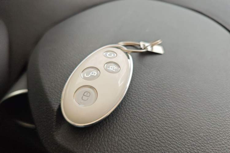 Used BYD Yuan New Energy 2018 EV360 Smart Connect Cool Edition Vehicle Key