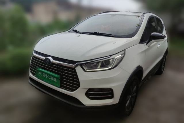 Ojetý BYD Yuan New Energy 2018 EV360 Smart Connect Cool Edition