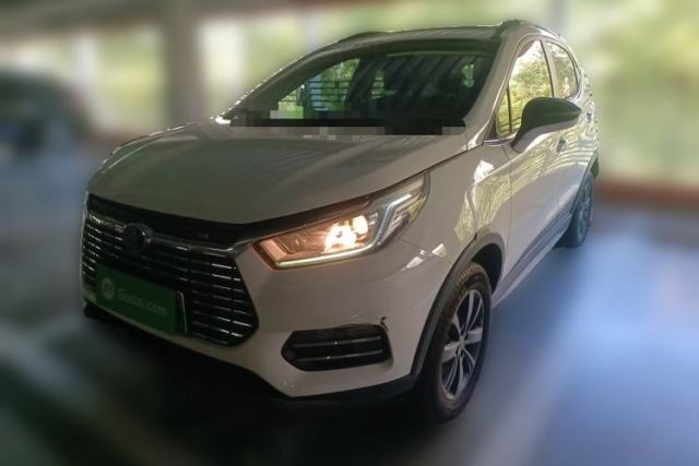 Ojetý BYD Yuan New Energy 2018 EV360 Smart Connect Cool Edition