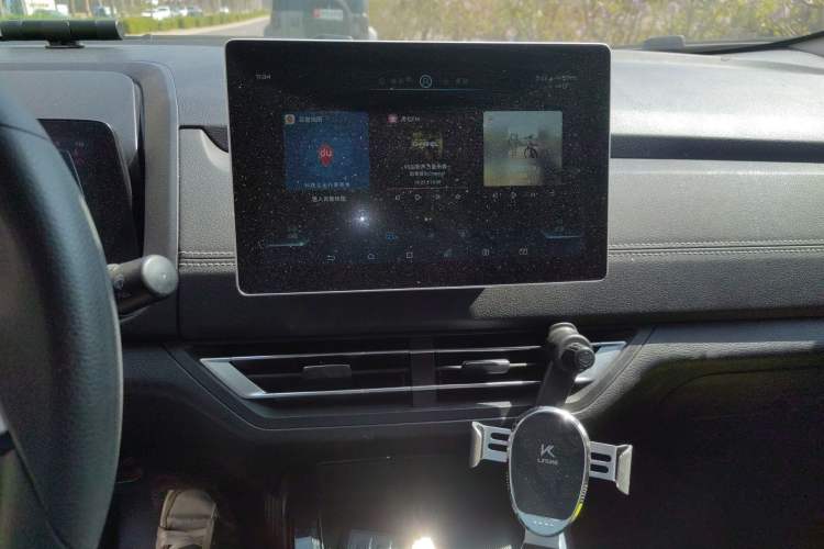 Used BYD Yuan New Energy 2019 EV535 Smart Connect Trendsetting Model Audio And AC Panel