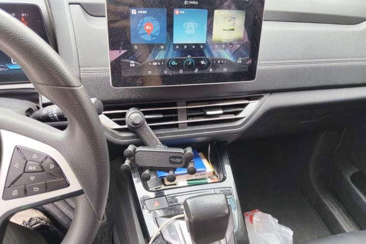 Used BYD Yuan New Energy 2019 EV535 Smart Connect Trendsetting Model Audio And AC Panel