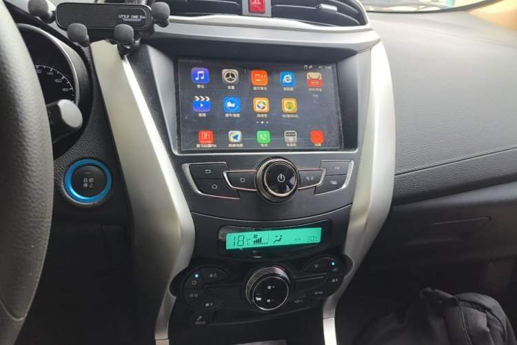 Used BYD Yuan New Energy 2019 EV360 Smart Connect Leading Model Audio And AC Panel