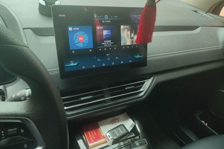 Used BYD Yuan New Energy 2019 EV535 Smart Connect Trendsetting Model Audio And AC Panel