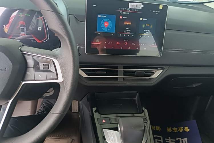 Used BYD Yuan New Energy 2019 EV535 Smart Connect Trendsetting Model Audio And AC Panel