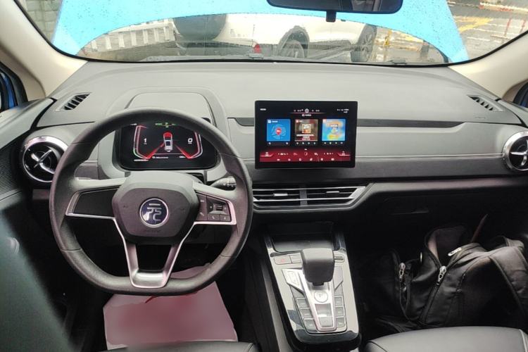 Used BYD Yuan New Energy 2019 EV535 Smart Connect Trendsetting Model Center Console
