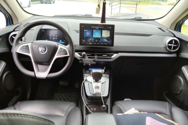 Used BYD Yuan New Energy 2019 EV535 Smart Connect Trendsetting Model Center Console