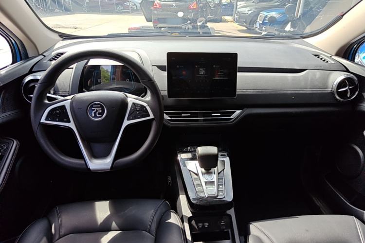 Used BYD Yuan New Energy 2019 EV535 Smart Connect Trendsetting Model Center Console