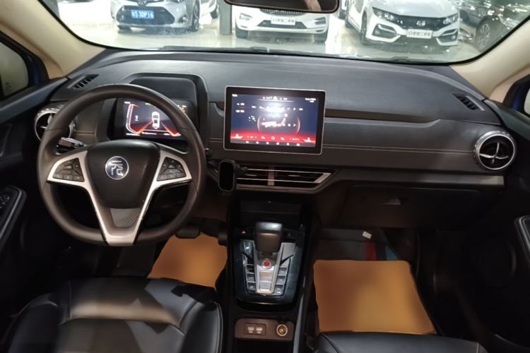 Used BYD Yuan New Energy 2019 EV535 Smart Connect Trendsetting Model Center Console