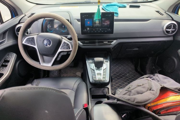 Used BYD Yuan New Energy 2019 EV360 Smart Connect Leading Model Center Console