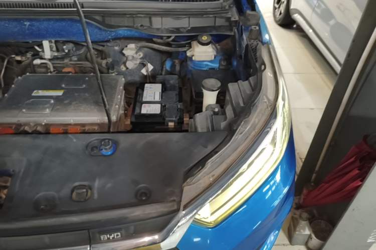 Used BYD Yuan New Energy 2019 EV535 Smart Connect Trendsetting Model Engine Bay Left