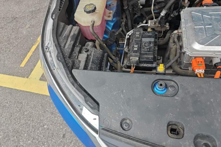 Used BYD Yuan New Energy 2019 EV535 Smart Connect Trendsetting Model Engine Bay Right