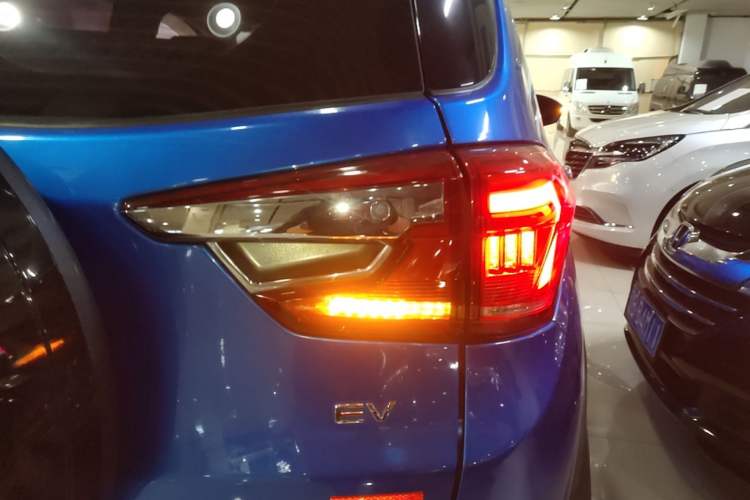 Used BYD Yuan New Energy 2019 EV535 Smart Connect Trendsetting Model Exterior 3