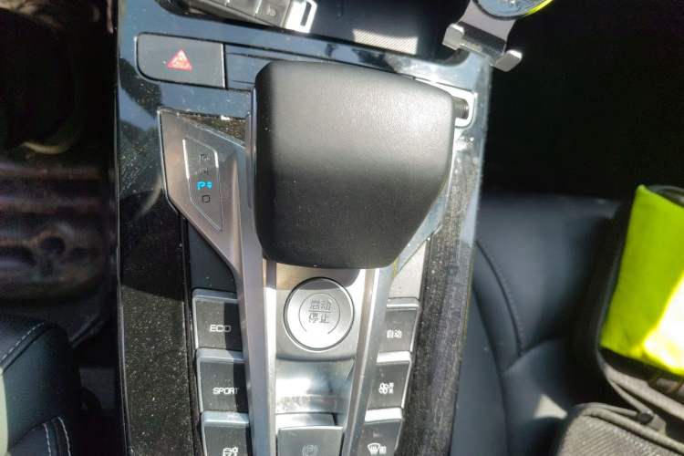 Used BYD Yuan New Energy 2019 EV535 Smart Connect Trendsetting Model Gear Lever