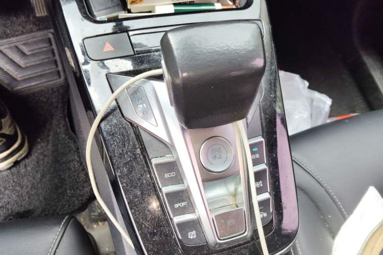 Used BYD Yuan New Energy 2019 EV535 Smart Connect Trendsetting Model Gear Lever