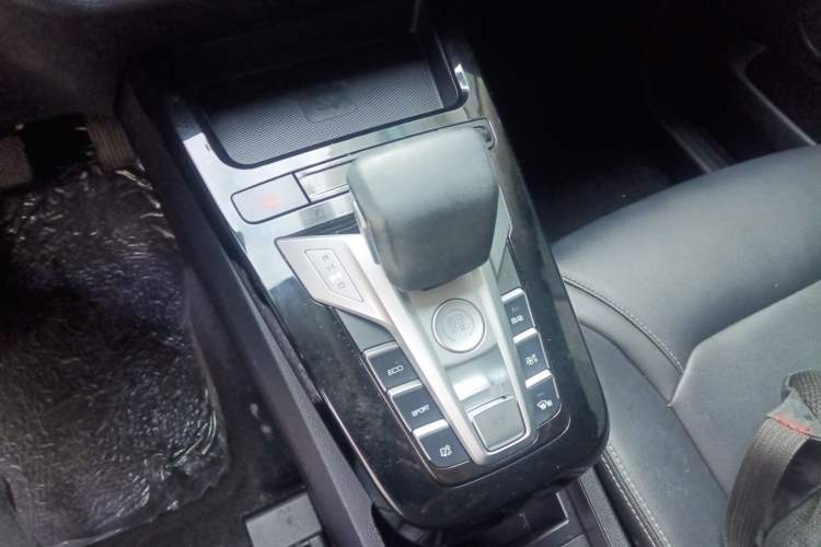 Used BYD Yuan New Energy 2019 EV535 Smart Connect Trendsetting Model Gear Lever