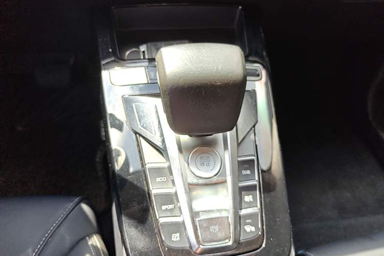 Used BYD Yuan New Energy 2019 EV535 Smart Connect Trendsetting Model Gear Lever