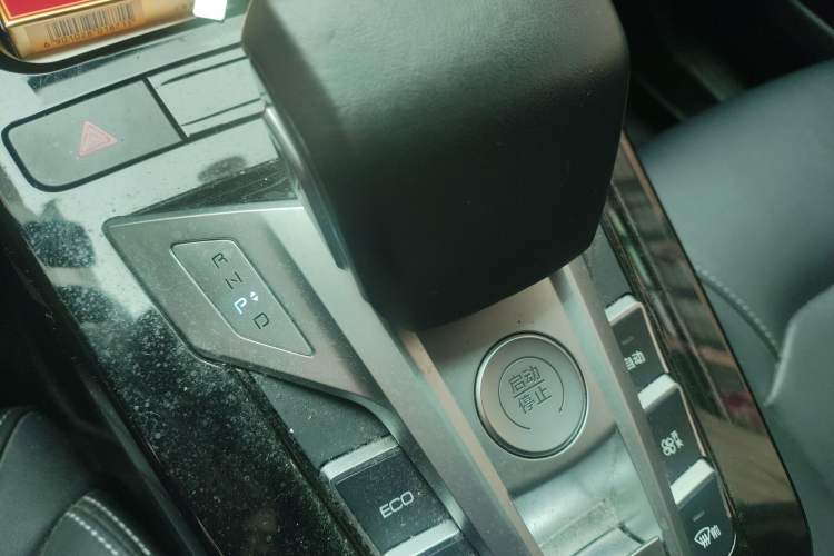 Used BYD Yuan New Energy 2019 EV535 Smart Connect Trendsetting Model Gear Lever