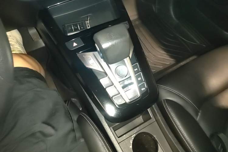 Used BYD Yuan New Energy 2019 EV535 Smart Connect Trendsetting Model Gear Lever