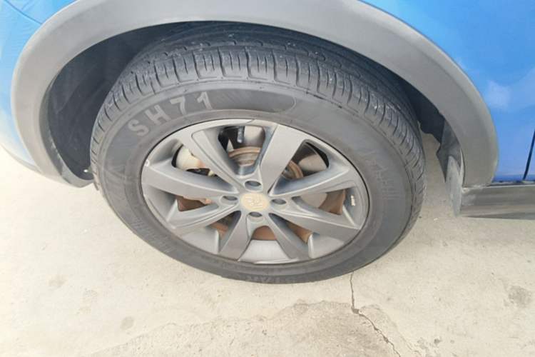 Used BYD Yuan New Energy 2019 EV360 Smart Connect Leading Model Left Front Wheel Hub