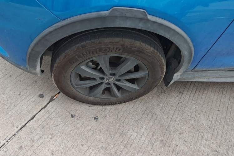 Used BYD Yuan New Energy 2019 EV535 Smart Connect Trendsetting Model Left Front Wheel Hub