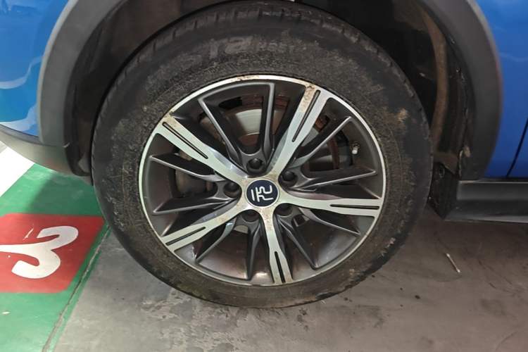 Used BYD Yuan New Energy 2019 EV535 High-Energy Leading Edition Left Front Wheel Hub