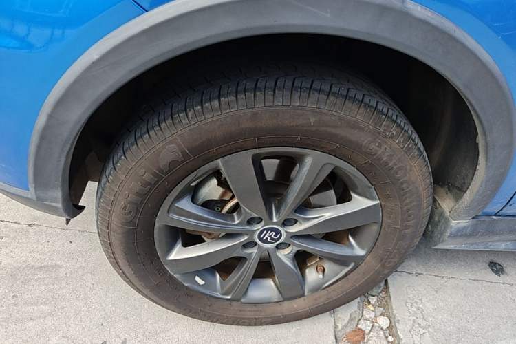 Used BYD Yuan New Energy 2019 EV535 Smart Connect Trendsetting Model Left Front Wheel Hub