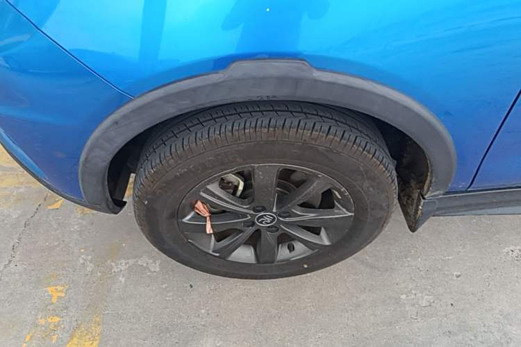 Used BYD Yuan New Energy 2019 EV535 Smart Connect Trendsetting Model Left Front Wheel Hub