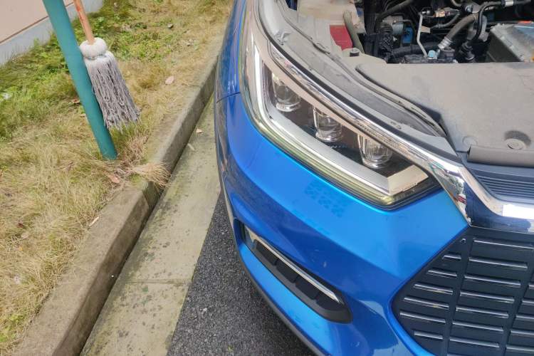 Used BYD Yuan New Energy 2019 EV535 Smart Connect Trendsetting Model Right Front Headlight