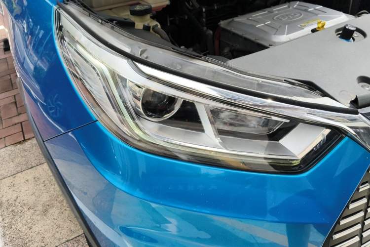 Used BYD Yuan New Energy 2019 EV360 Smart Connect Elite Model Right Front Headlight