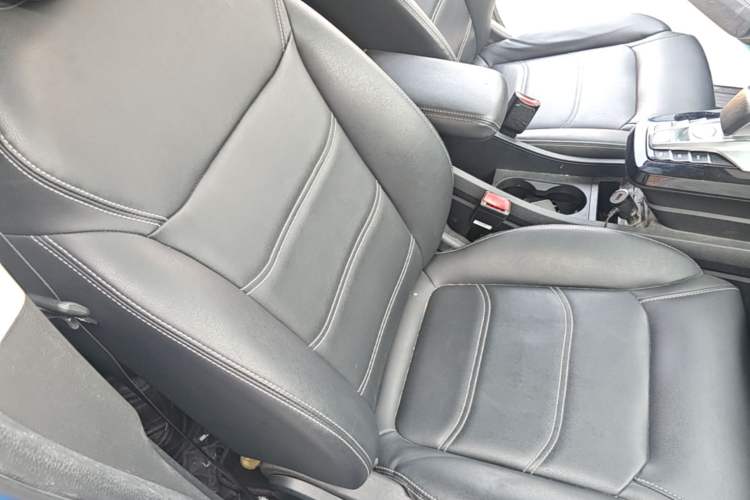 Used BYD Yuan New Energy 2019 EV535 Smart Connect Trendsetting Model Right Front Seat