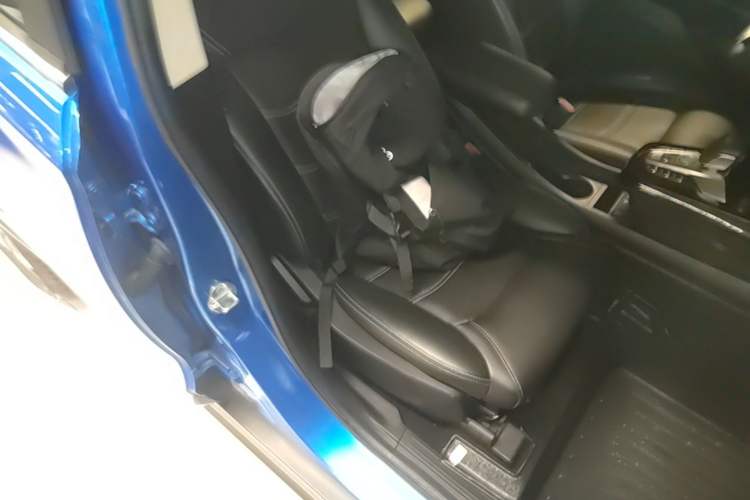 Used BYD Yuan New Energy 2019 EV535 Smart Connect Trendsetting Model Right Front Seat