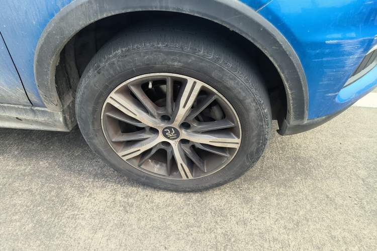 Used BYD Yuan New Energy 2019 EV360 Smart Connect Leading Model Right Front Wheel Hub