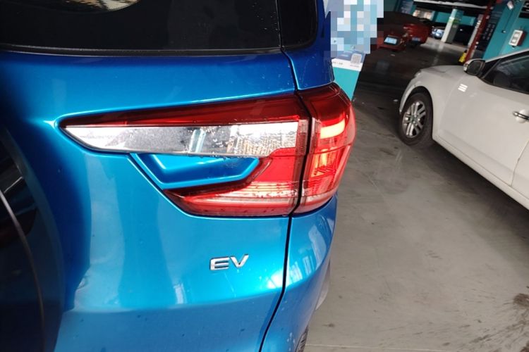 Used BYD Yuan New Energy 2019 EV535 Smart Connect Trendsetting Model Right Rear Taillight